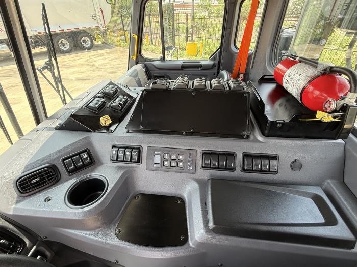 2025 Peterbilt 520-11