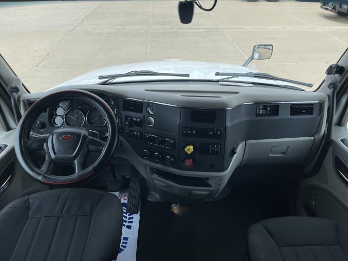 2022 Peterbilt 579-24