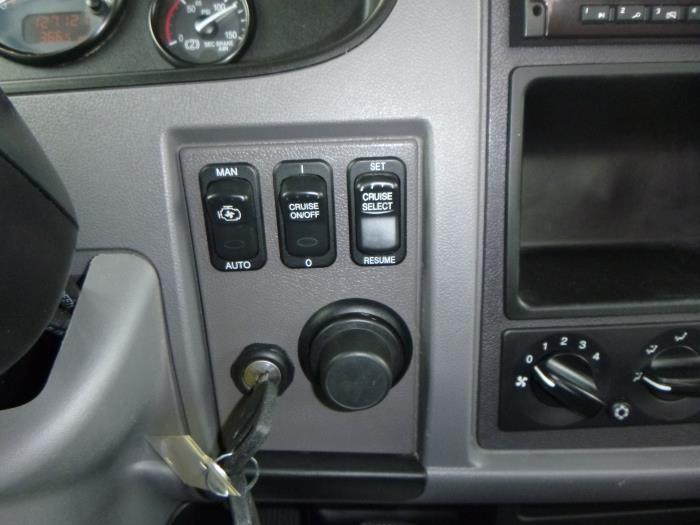 2018 Peterbilt 337-19