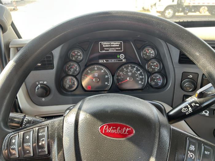2020 Peterbilt 579-28