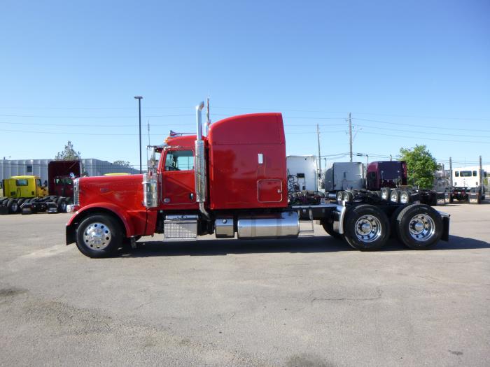 2019 Peterbilt 389-3