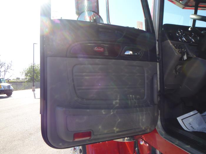 2019 Peterbilt 389-13