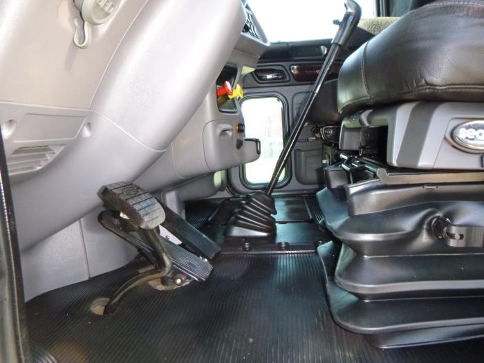 2019 Peterbilt 389-16