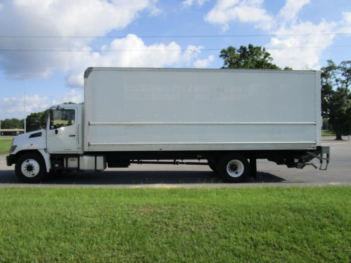 2020 Hino 268A-5