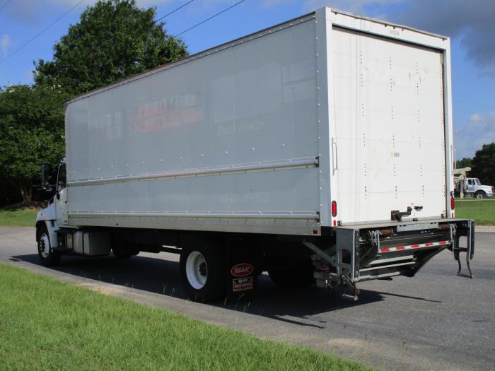 2020 Hino 268A-6