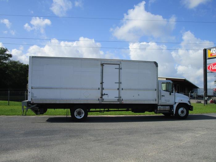 2020 Hino 268A-10