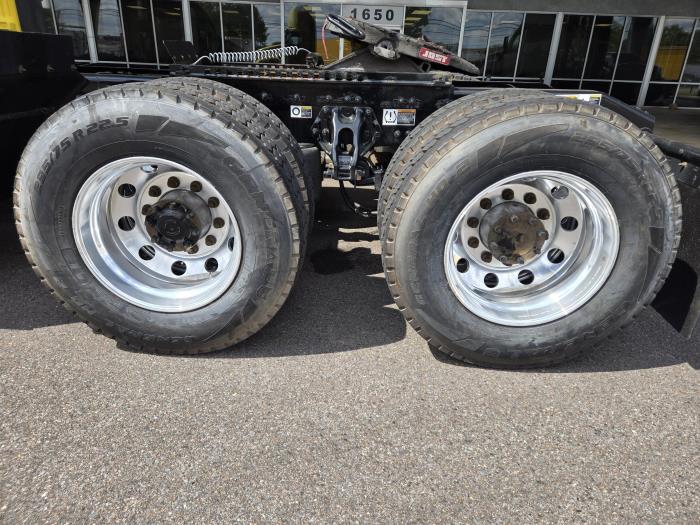 2021 Peterbilt 579-5