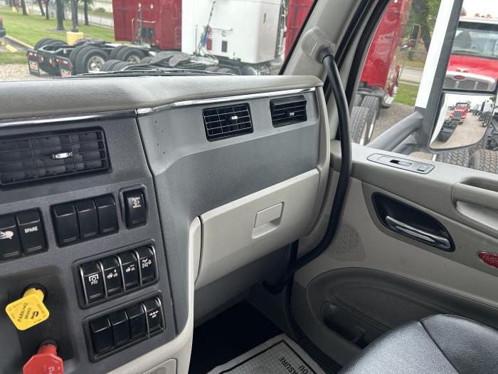 2020 Peterbilt 579-26