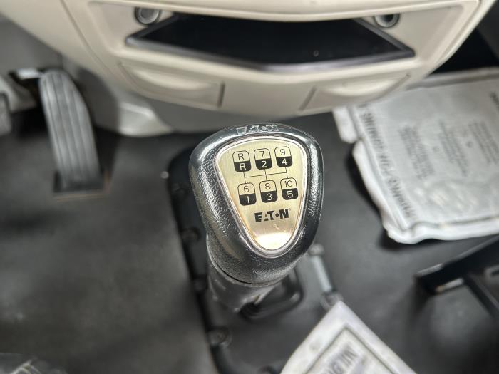 2020 Peterbilt 579-28
