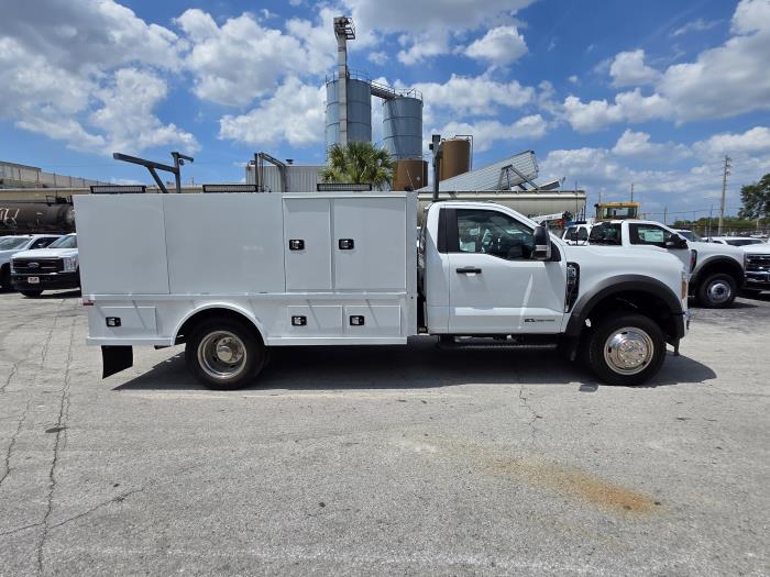2024 Ford F-550-4