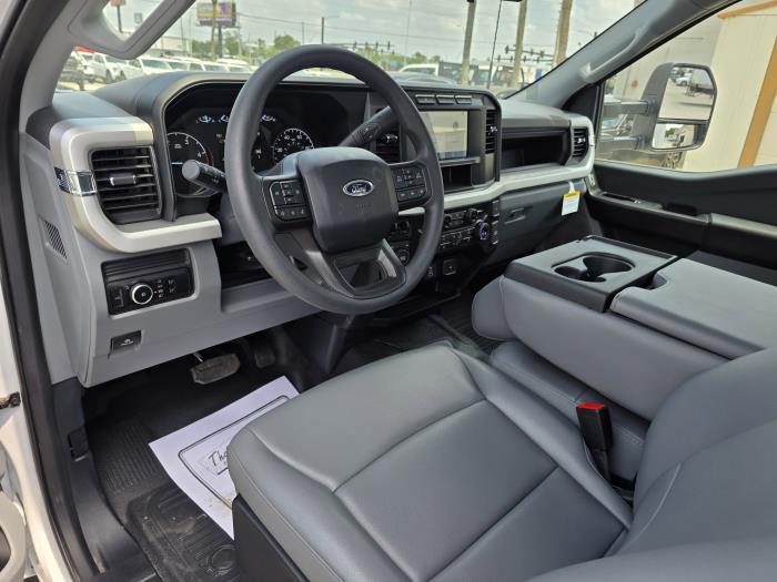 2024 Ford F-550-12