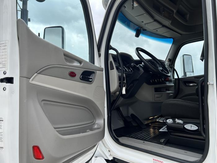 2021 Peterbilt 579-24