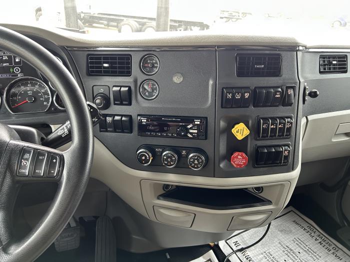 2021 Peterbilt 579-36