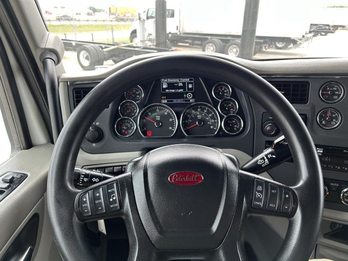 2021 Peterbilt 579-37