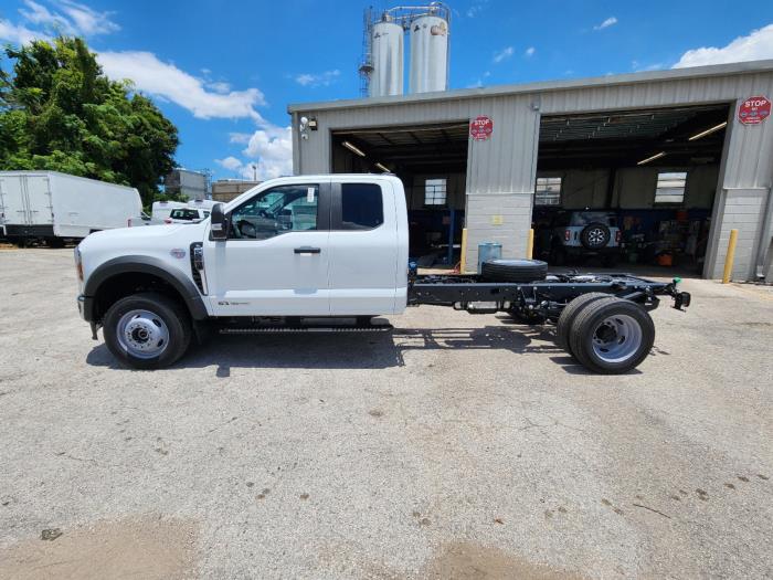 2024 Ford F-550-8