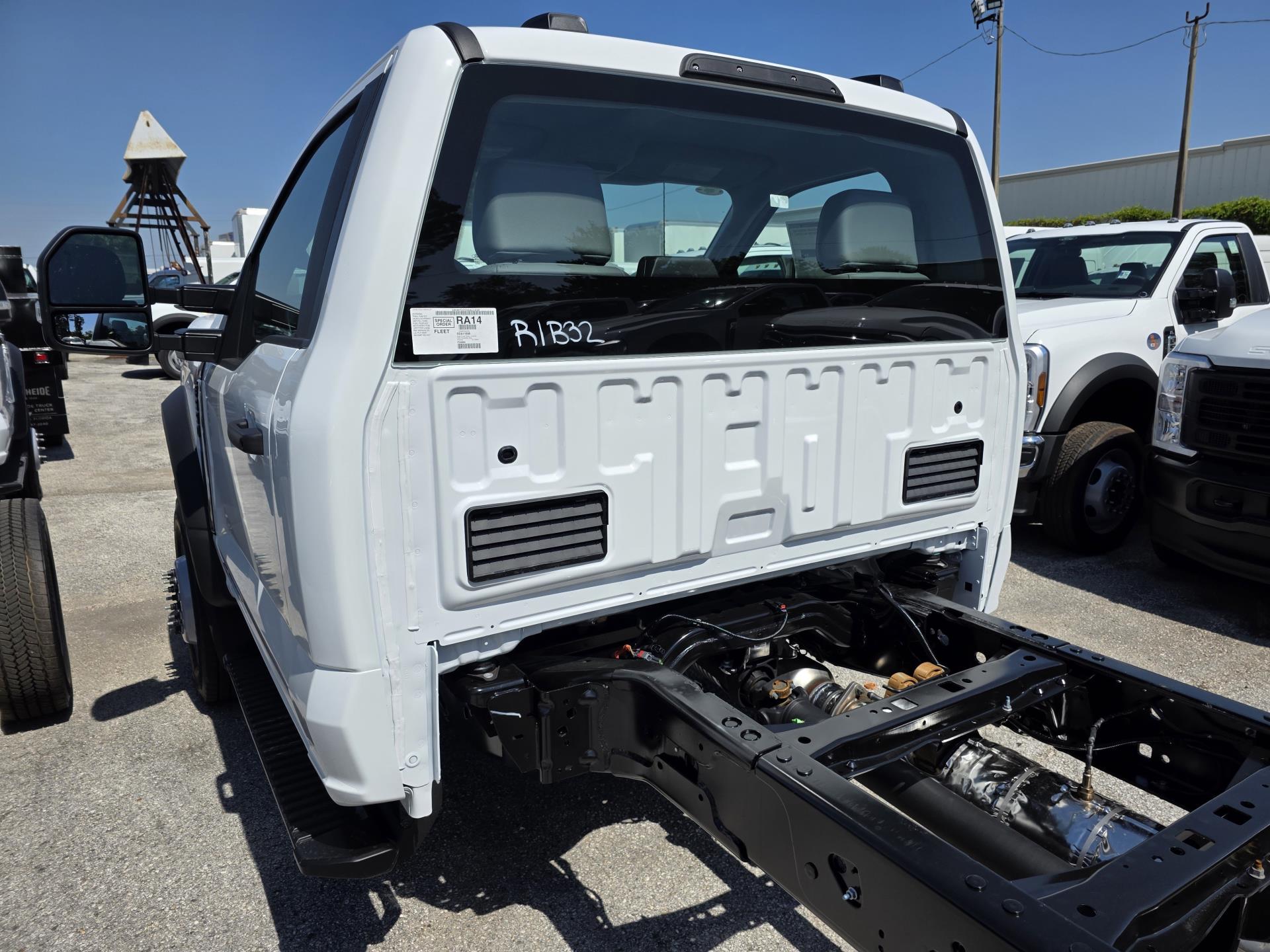 New 2025 Ford F-550 Regular Cab Cab Chassis for sale #1899589 - photo 6