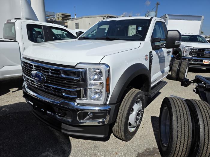 2025 Ford F-450 XL photo 2