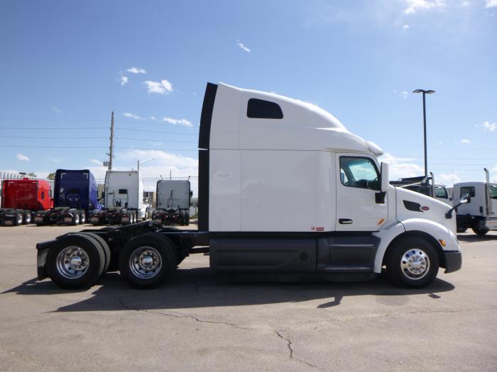 2021 Peterbilt 579-9
