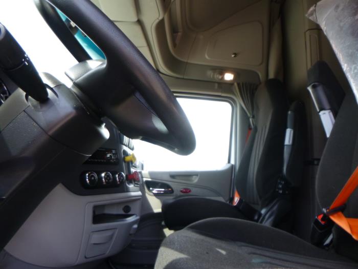 2021 Peterbilt 579-16