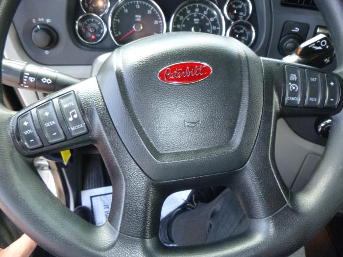 2021 Peterbilt 579-19