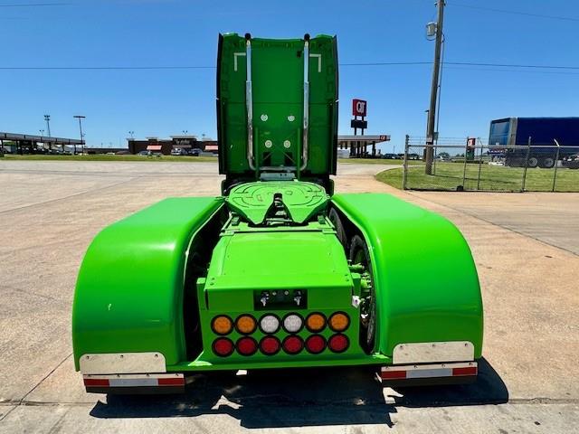 2020 Peterbilt 579-8