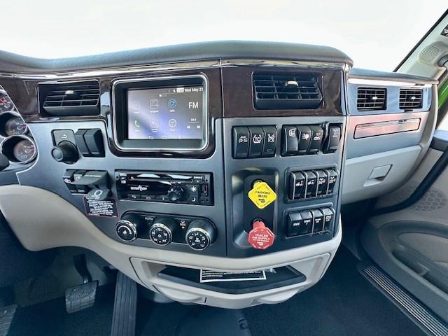 2020 Peterbilt 579-17