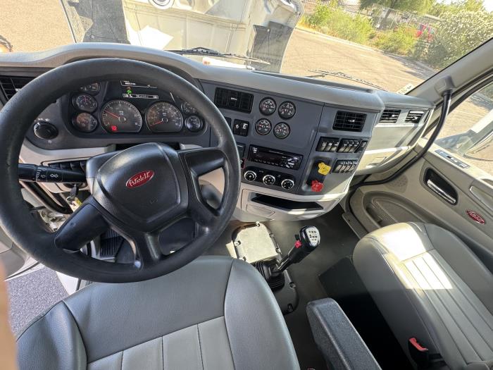 2020 Peterbilt 579-10