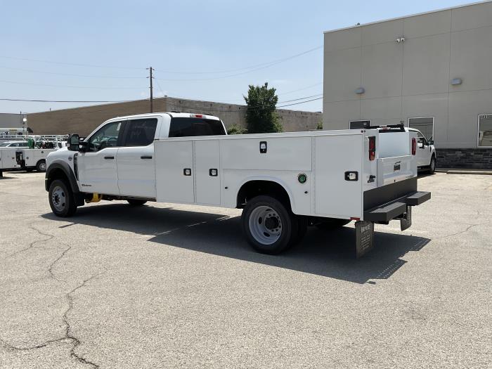 2025 Ford F-550-3