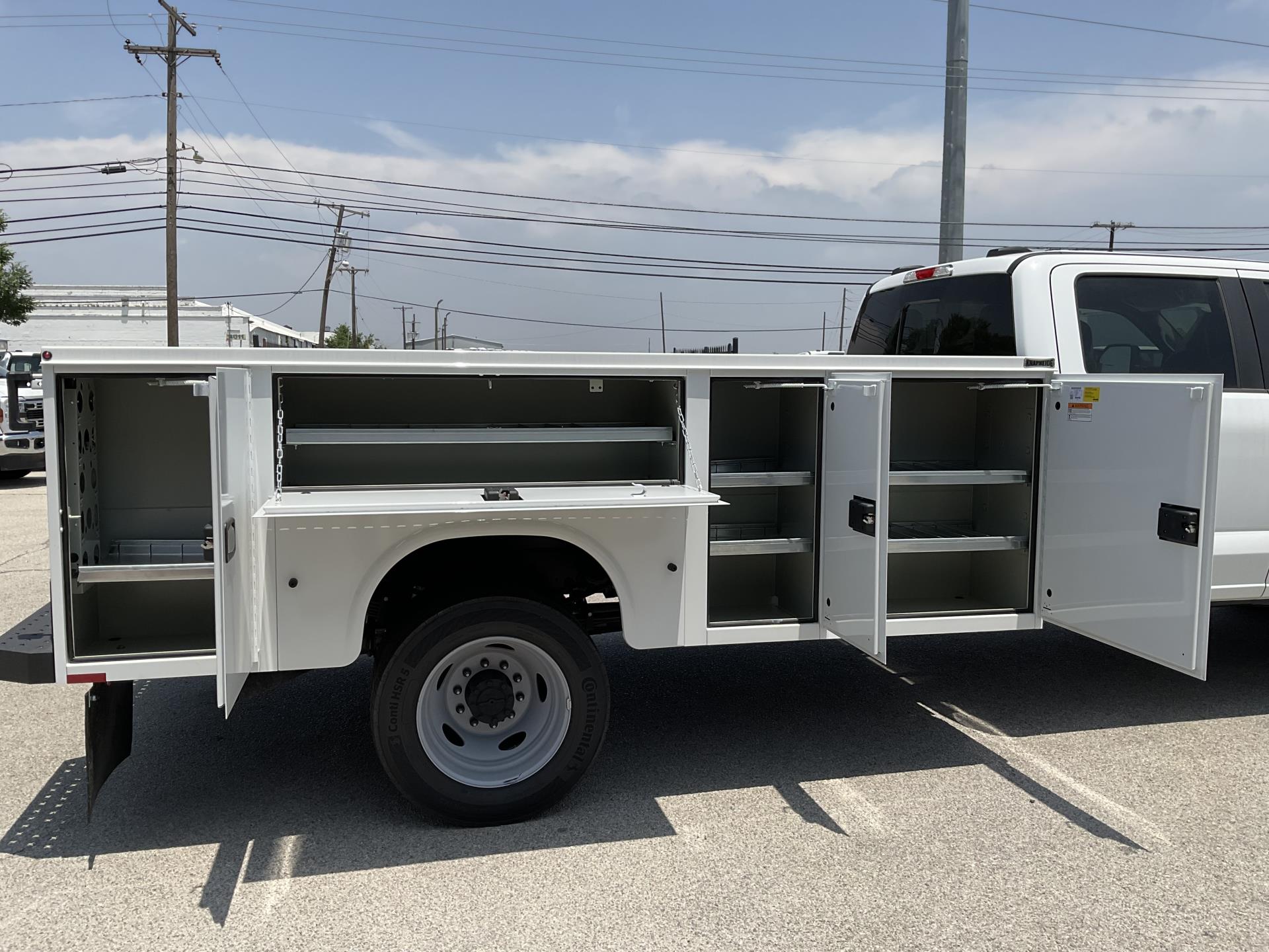 New 2025 Ford F-550 Crew Cab 4x4 Service Truck for sale #1889776 - photo 9