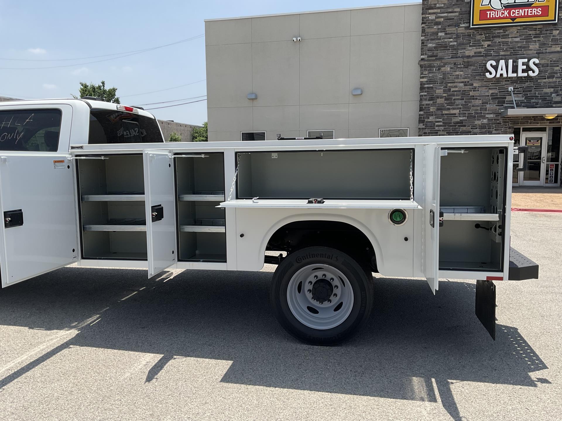 New 2025 Ford F-550 Crew Cab 4x4 Service Truck for sale #1889776 - photo 10