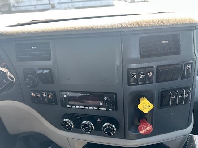 2021 Peterbilt 579-1