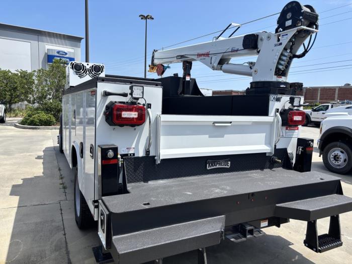 2024 Ford F-550-2