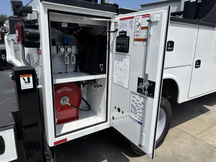 2024 Ford F-550-14