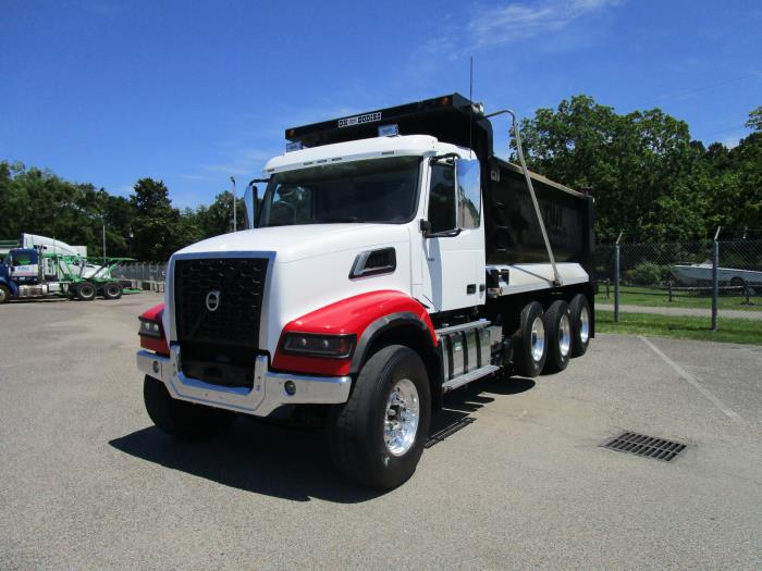 2022 Volvo VHD-1