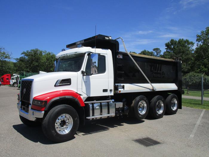 2022 Volvo VHD-4