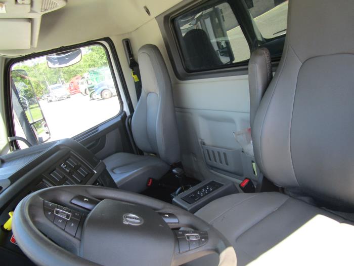 2022 Volvo VHD-25