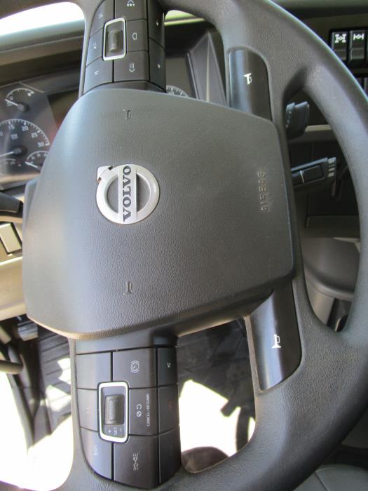 2022 Volvo VHD-29