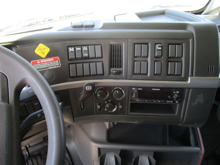 2022 Volvo VHD-31