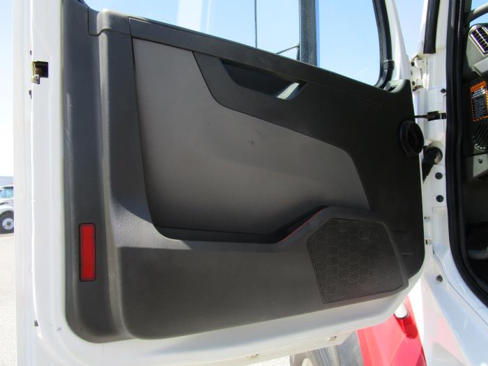 2022 Volvo VHD-36