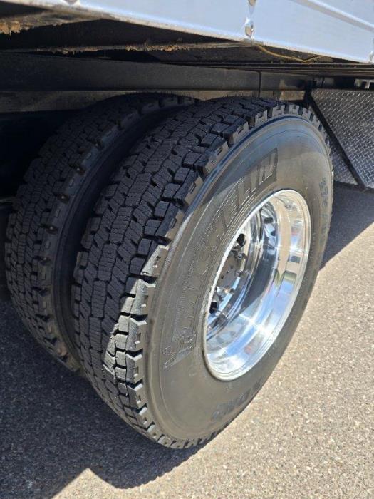 2019 Peterbilt 330-6