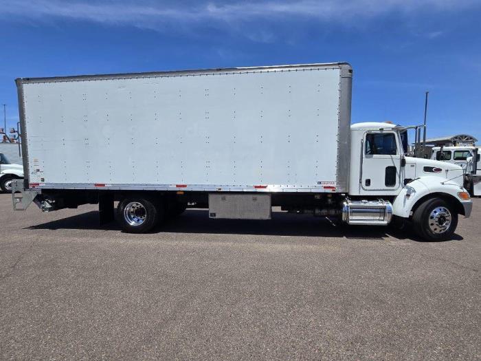 2019 Peterbilt 330-2