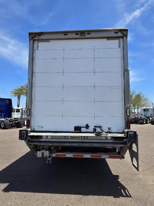 2019 Peterbilt 330-4