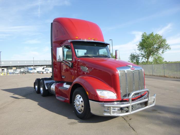 2022 Peterbilt 579-2