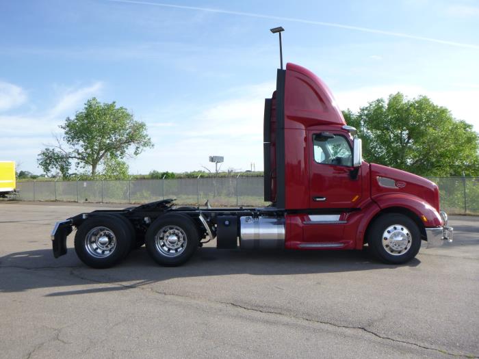 2022 Peterbilt 579-8