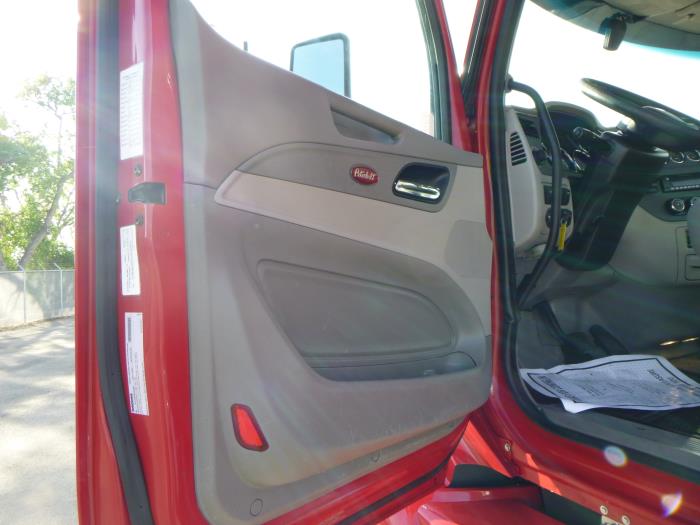 2022 Peterbilt 579-10