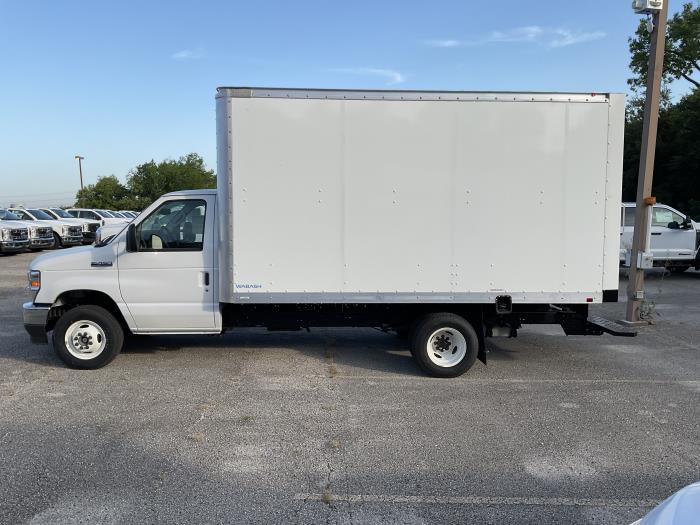 2025 Ford E-450-1