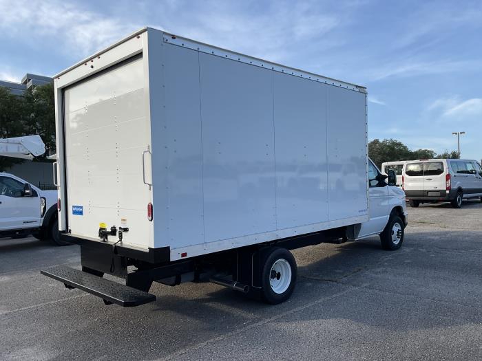 2025 Ford E-450-5