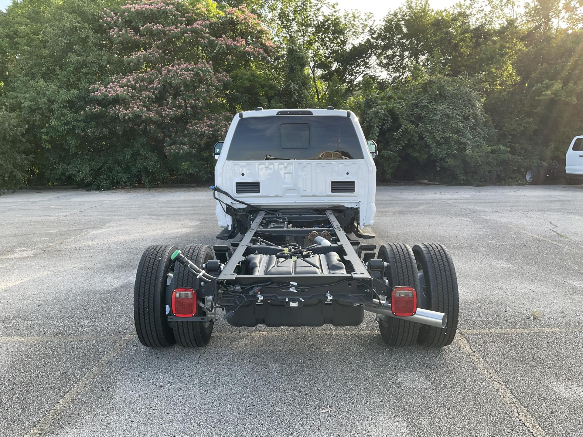 New 2025 Ford F-550 XL Crew Cab 4x4 Cab Chassis for sale #1886249 - photo 5