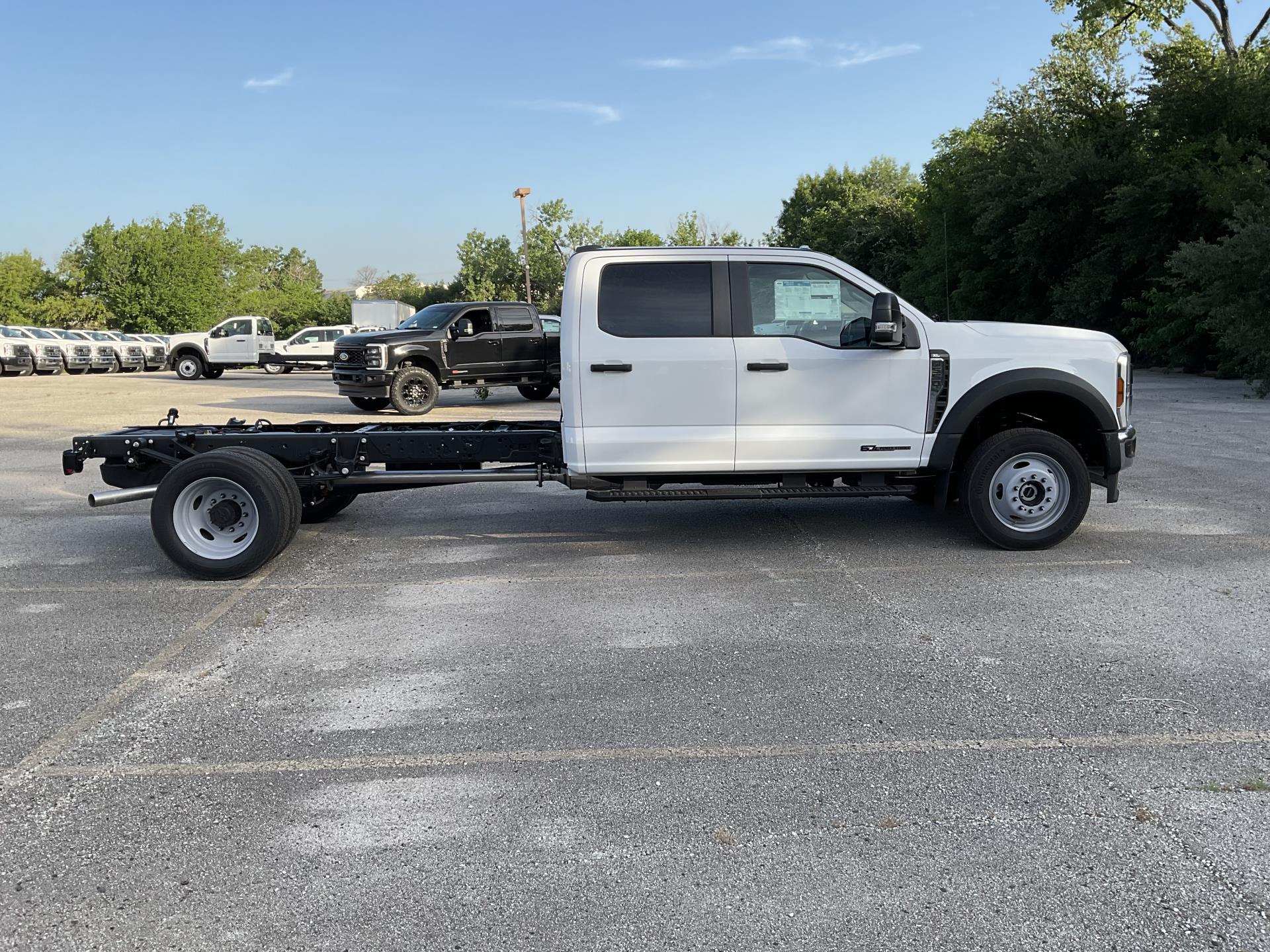New 2025 Ford F-550 XL Crew Cab 4x4 Cab Chassis for sale #1886249 - photo 7