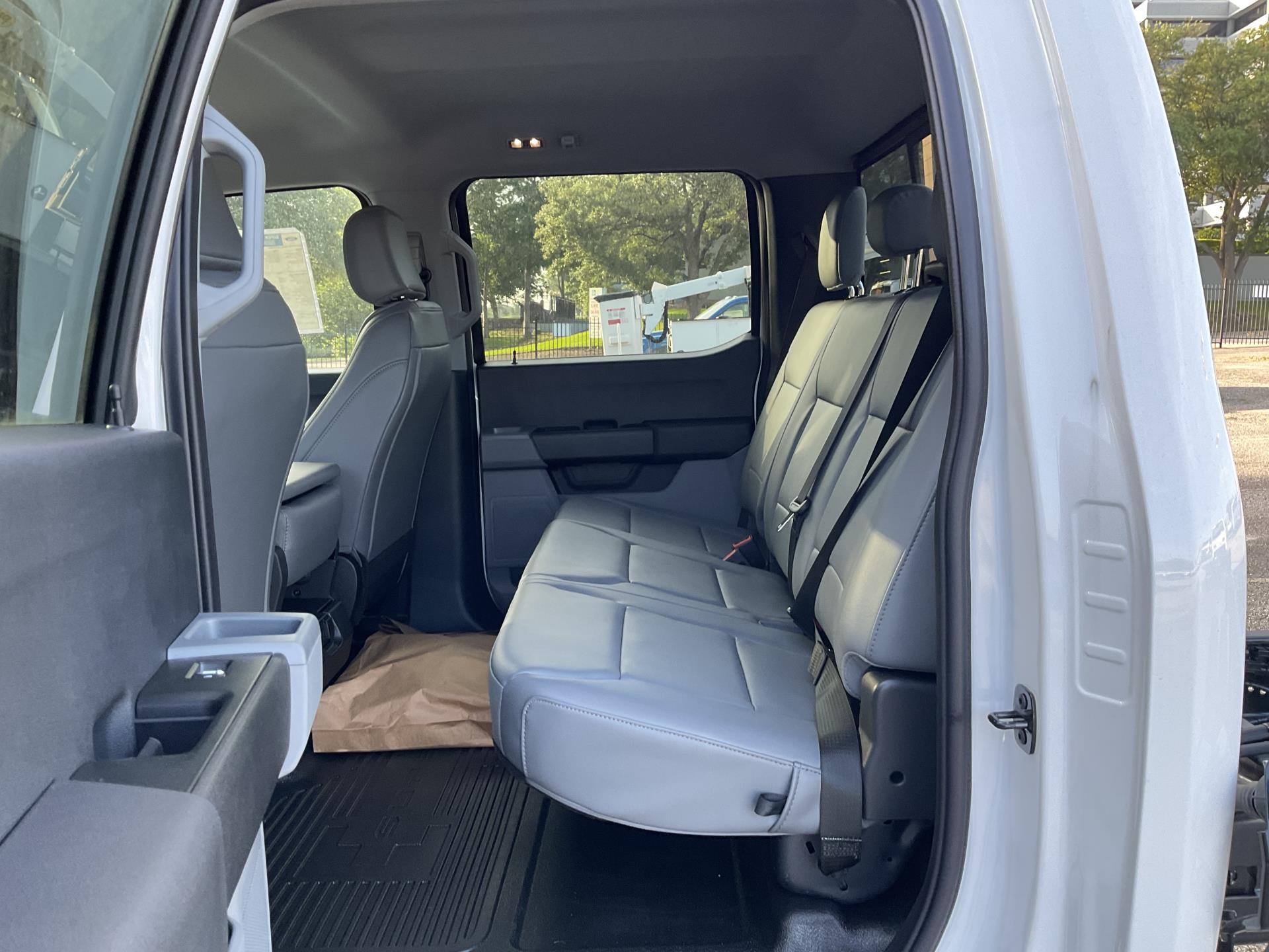 New 2025 Ford F-550 XL Crew Cab 4x4 Cab Chassis for sale #1886249 - photo 10